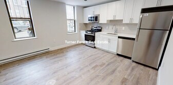 61 Park Dr, Unit c in Boston, MA - Building Photo