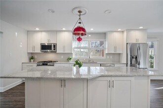 734 Olde Towne Ln in Marietta, GA - Building Photo - Building Photo
