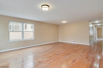 150 N Munn Ave in East Orange, NJ - Building Photo - Building Photo