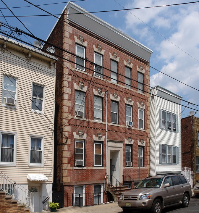 284 E Kinney St in Newark, NJ - Building Photo