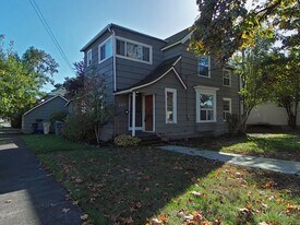 247 NW 11th St in Corvallis, OR - Building Photo