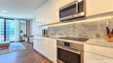 987 Queen St in Honolulu, HI - Building Photo - Building Photo