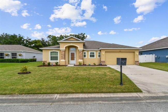 6937 Minaxi Dr in Lakeland, FL - Building Photo - Building Photo