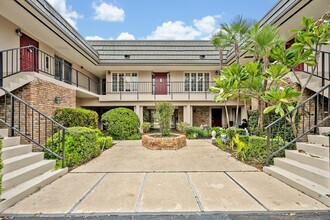 1920 Woodcrest Dr in Winter Park, FL - Building Photo - Building Photo