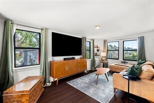 Duane Street in Los Angeles, CA - Building Photo