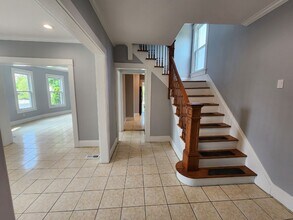 121 S Farview Ave in Paramus, NJ - Building Photo - Building Photo