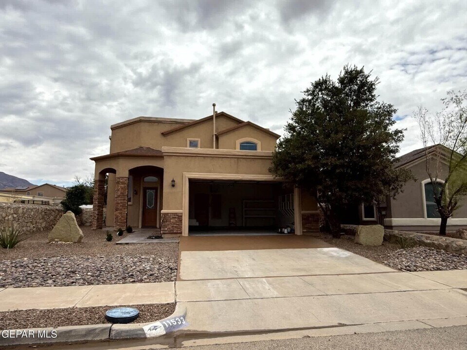 11533 Merejildo Madrid St in El Paso, TX - Building Photo