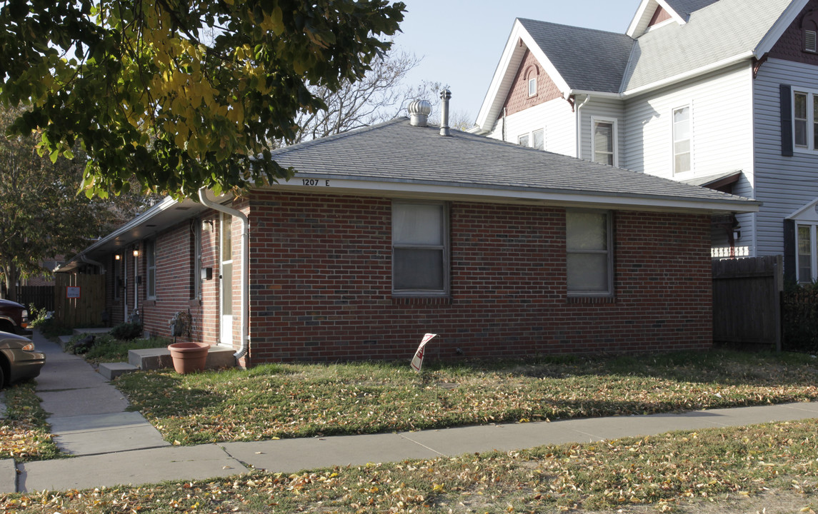 1207 E St in Lincoln, NE - Building Photo