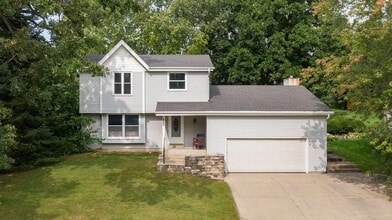 2142 Kensington Dr in Waukesha, WI - Building Photo - Building Photo