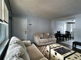 70 Carroll Ave in Newport, RI - Building Photo