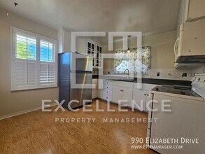 990 Elizabeth Dr in Santa Clara, CA - Building Photo - Building Photo