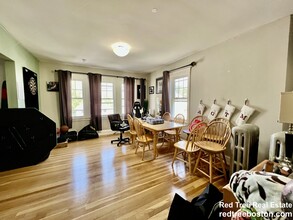 37 North Crescent Circuit, Unit 37 in Boston, MA - Building Photo - Building Photo