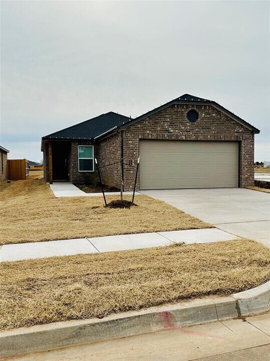 9308 NW 128th St in Yukon, OK - Building Photo