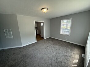 359 Majestic St SE in Grand Rapids, MI - Building Photo - Building Photo