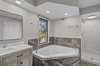8977 Big Bend Blvd in Webster Groves, MO - Building Photo - Building Photo