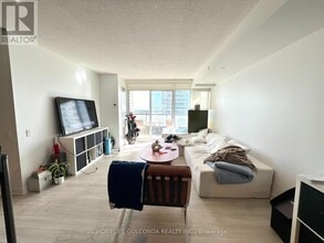 70 Queens Wharf Rd in Toronto, ON - Building Photo - Building Photo