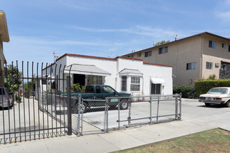 125 S Carondelet St in Los Angeles, CA - Building Photo - Building Photo