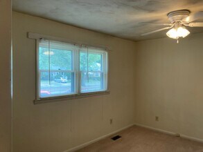 12 Clemwood Pkwy in Hampton, VA - Building Photo - Building Photo