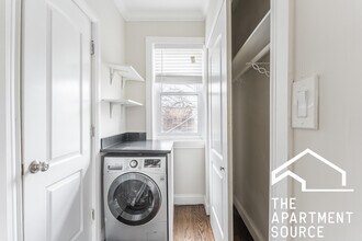 646.5 W Roscoe St in Chicago, IL - Building Photo - Building Photo