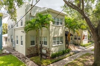 Texas in Tampa, FL - Foto de edificio - Building Photo