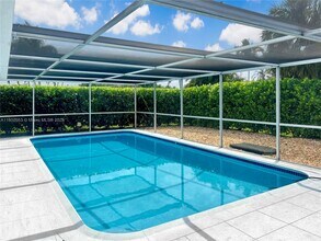 6501 NE 21st Terrace in Fort Lauderdale, FL - Building Photo - Building Photo