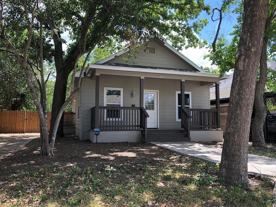 1922 Virginia Blvd in San Antonio, TX - Building Photo