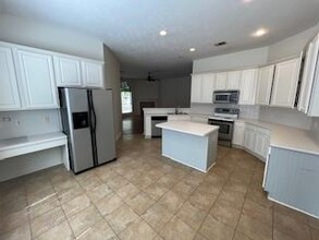 23811 River Pl Dr in Katy, TX - Building Photo - Building Photo