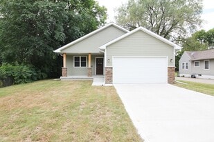 3828 40th St in Des Moines, IA - Building Photo