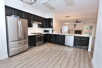 3112 Gennaker Way in Elk Grove, CA - Building Photo - Building Photo