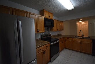 612 Kenwick Cir in Casselberry, FL - Building Photo - Building Photo