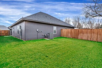 405 Lake View St in Glen Rose, TX - Building Photo - Building Photo