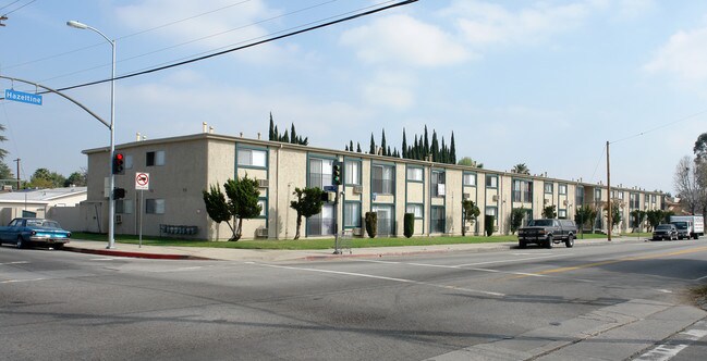 7350 Hazeltine Ave in Van Nuys, CA - Building Photo - Building Photo