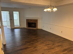 1105 Country Club Pl in Kennesaw, GA - Building Photo - Building Photo