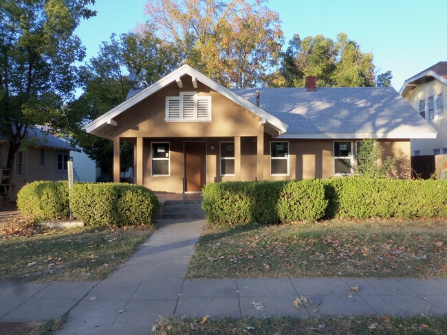 property at 929 W 22nd St