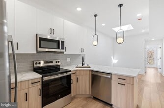 5034 Florence Ave in Philadelphia, PA - Building Photo - Building Photo