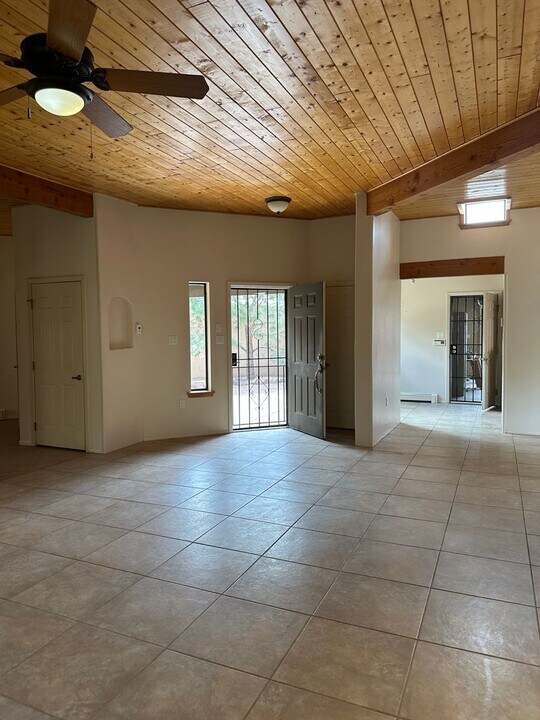 2877 Plaza Blanca in Santa Fe, NM - Building Photo