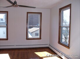 167 Charles St, Unit 3 in Cambridge, MA - Building Photo