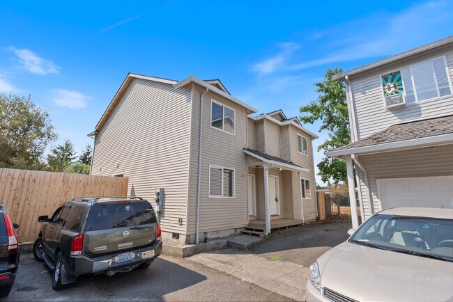 2827 SE 90th Pl in Portland, OR - Building Photo - Building Photo
