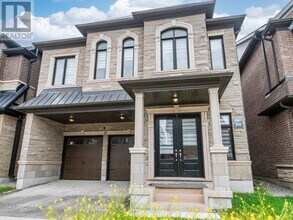 1359 Peony Path in Oakville, ON - Building Photo - Building Photo