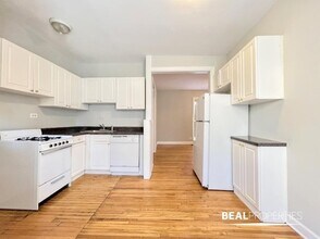 3724.5 N Pine Grove Ave in Chicago, IL - Building Photo - Building Photo