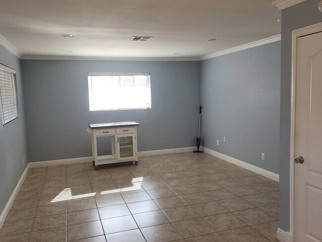 318 Fife St in Henderson, NV - Building Photo - Building Photo