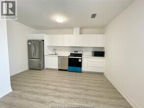 7337 Meo Blvd in Lasalle, ON - Building Photo - Building Photo