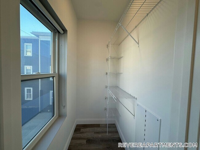 1499 N Shore Rd in Revere, MA - Building Photo - Building Photo