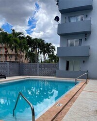 495 NW 72nd Ave photo'