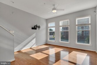909 5th St SE in Washington, DC - Building Photo - Building Photo