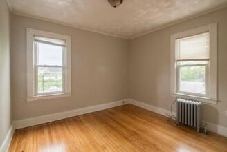 7 Sager Pl, Unit 2R in Irvington, NJ - Foto de edificio - Building Photo