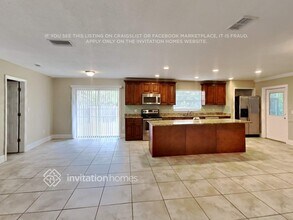 7161 Lenape Cir in New Port Richey, FL - Foto de edificio - Building Photo