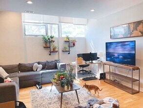 6125 N Clark St in Chicago, IL - Building Photo - Building Photo