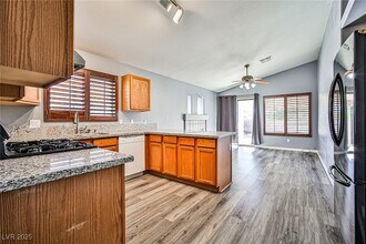 9351 W Snow Flower Ave in Las Vegas, NV - Building Photo - Building Photo