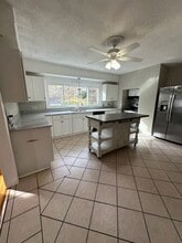 14 Ferraro St, Unit 1 in Worcester, MA - Building Photo - Building Photo